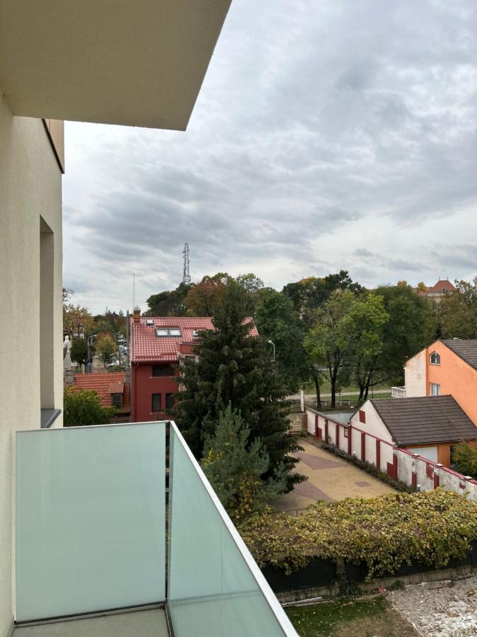 Becca'S Downtown Apartment With Private Parking Oradea Εξωτερικό φωτογραφία